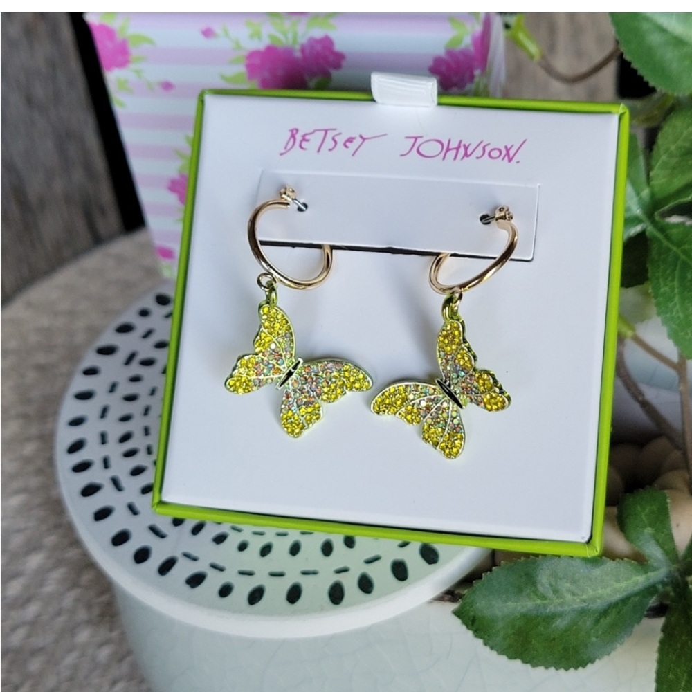 Betsey Johnson ALL A FLUTTER lime green crystal Butterfly earrings New with box